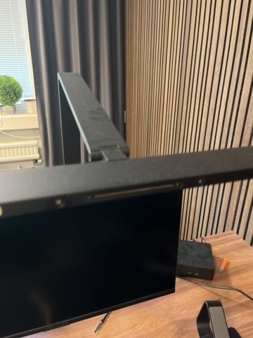 1086008-6 Office workstation - Electric desk, office chair, screen and more