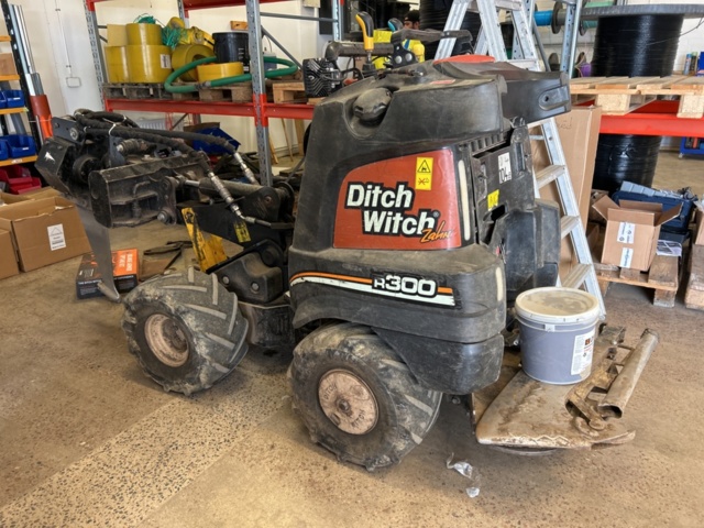 1150635-1 Vibrating plow Ditch Witch Zahn R300