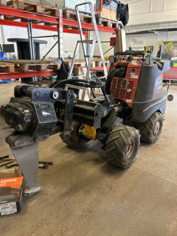 1150635-2 Vibrating plow Ditch Witch Zahn R300