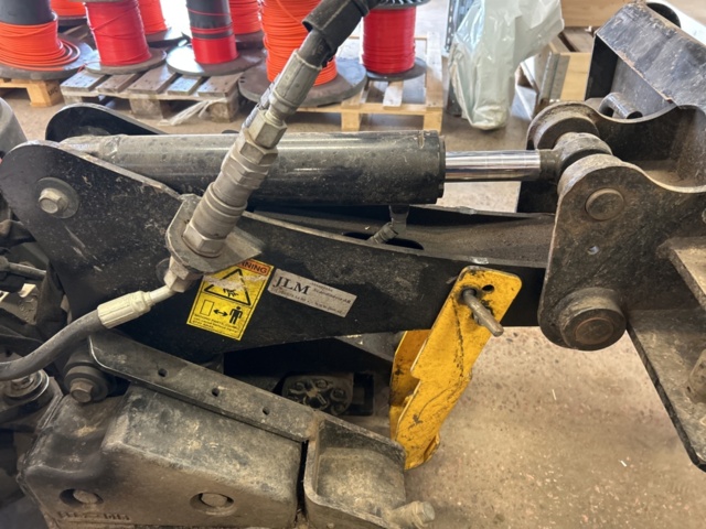 1150635-6 Vibrating plow Ditch Witch Zahn R300