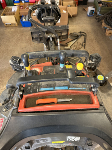 1150635-8 Vibrating plow Ditch Witch Zahn R300