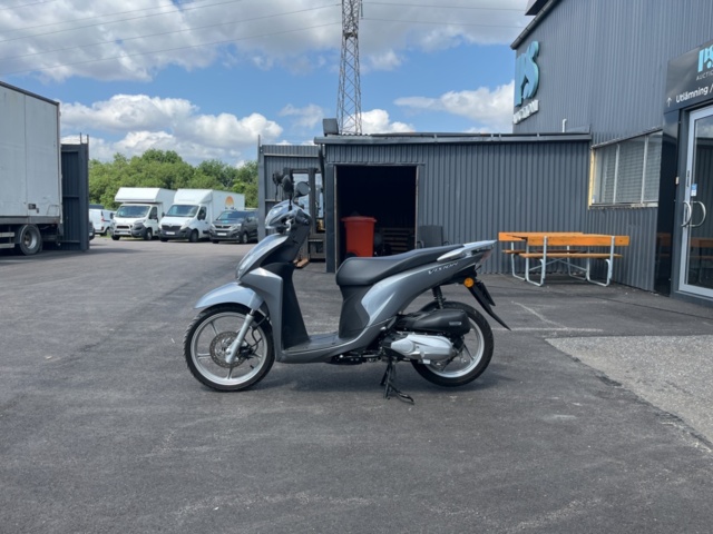 1205397-8 Motorcycle Honda Vision -2019