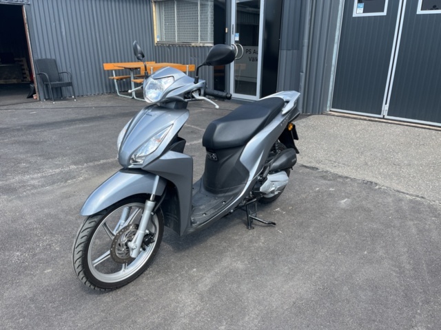 1205397-9 Motorcycle Honda Vision -2019