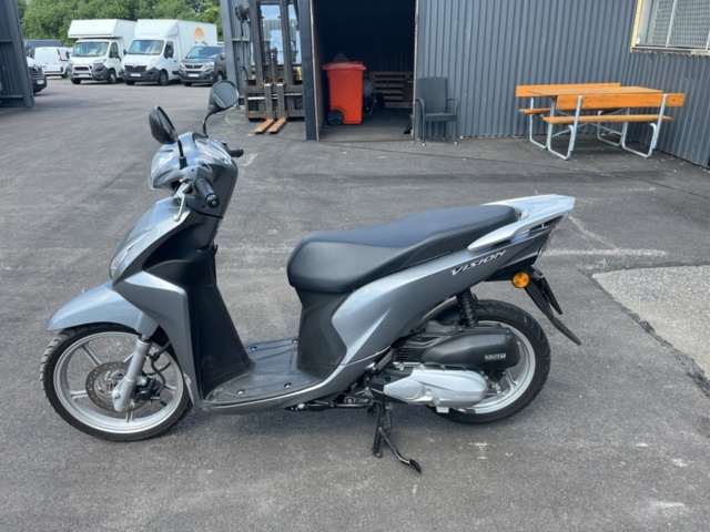 1205397-16 Motorcycle Honda Vision -2019