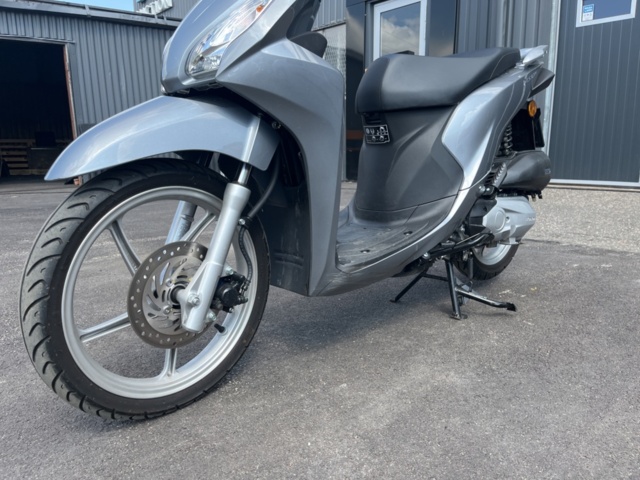 1205397-17 Motorcycle Honda Vision -2019