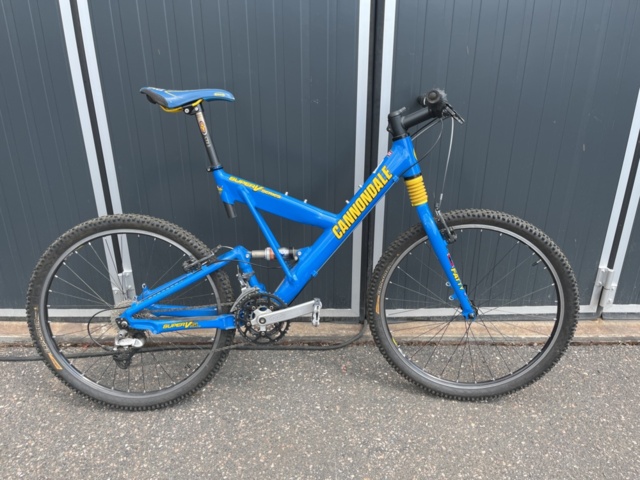 1205399-1 Mountain bike Cannondale Super V 1000