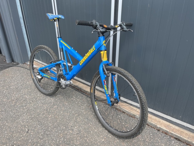 1205399-2 Mountain bike Cannondale Super V 1000