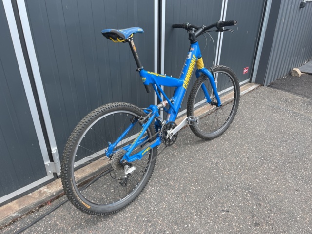 1205399-3 Mountain bike Cannondale Super V 1000