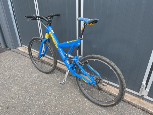 1205399-6 Mountain bike Cannondale Super V 1000