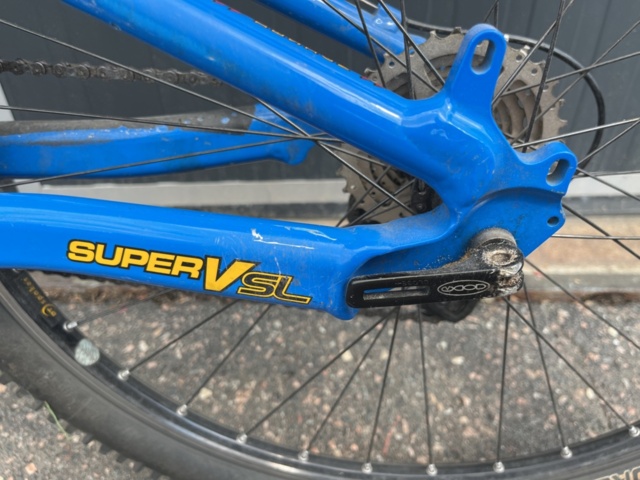 1205399-10 Mountain bike Cannondale Super V 1000
