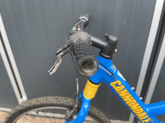 1205399-14 Mountain bike Cannondale Super V 1000