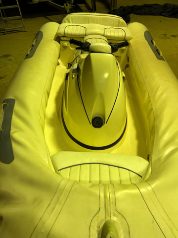 1194273-32 Avon jet rib 320