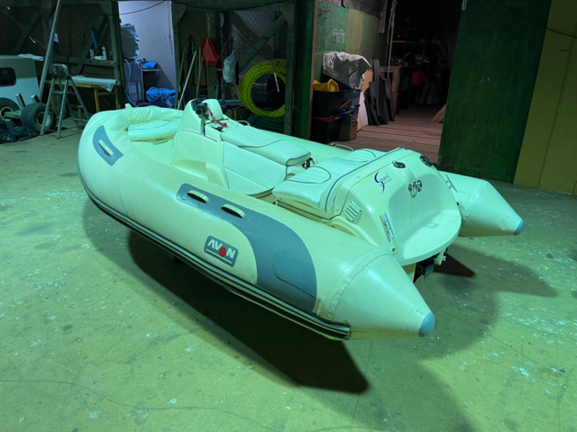 1194273-26 Avon jet rib 320