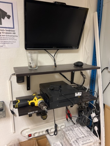 1178654-1 Surveillance system 8 cameras with TV & recording - Defeway