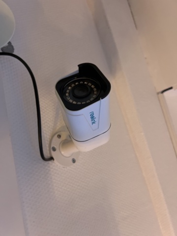 1178654-12 Surveillance system 8 cameras with TV & recording - Defeway