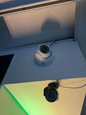 1178654-18 Surveillance system 8 cameras with TV & recording - Defeway