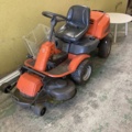 1137496-1 Husqvarna R13C riding mower with trailer