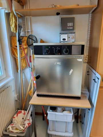 1210664-1 Ovens 2 pcs. Barnstead Thermolyne oven FB1310-26 and 1 Memmet Oven