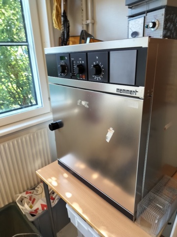 1210664-9 Ovens 2 pcs. Barnstead Thermolyne oven FB1310-26 and 1 Memmet Oven