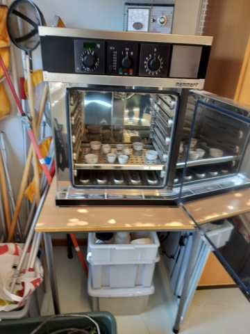 1210664-11 Ovens 2 pcs. Barnstead Thermolyne oven FB1310-26 and 1 Memmet Oven