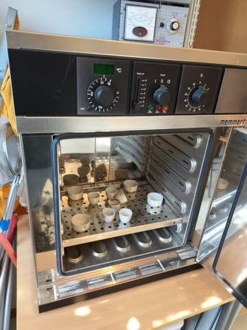 1210664-12 Ovens 2 pcs. Barnstead Thermolyne oven FB1310-26 and 1 Memmet Oven