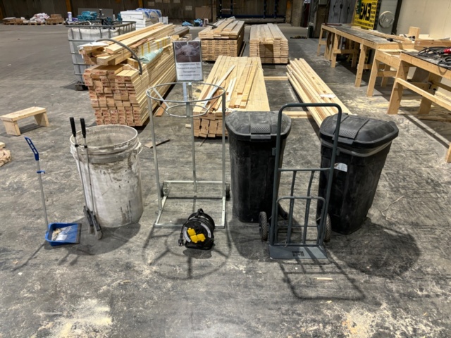 1175859-1 Soptunnor, säckkärra, kabelvinda mm