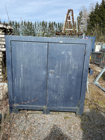 1210881-1 Stålskåp 2 st