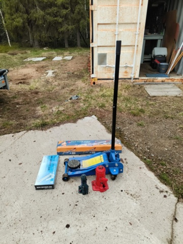 1129268-2 Garage jack, Pillar jack and wire block