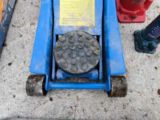 1129268-8 Garage jack, Pillar jack and wire block