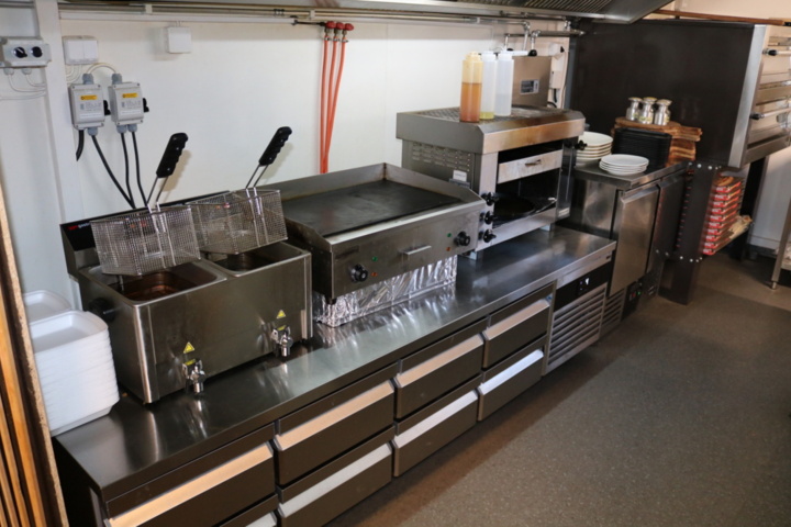 999403-17 Restaurant near Ske-å C sold for relocation or continued operation