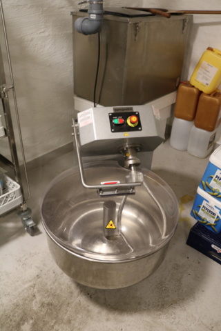 999403-42 Restaurant near Ske-å C sold for relocation or continued operation