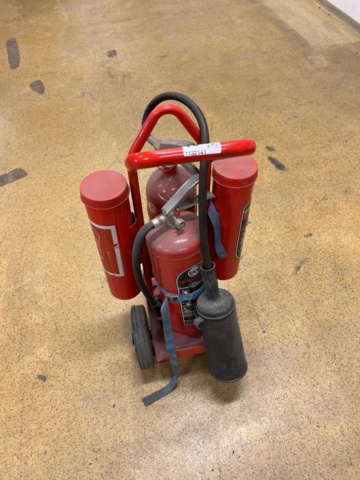 1132141-1 Brandsläckarvagn med 2st filtar & brandsläckare