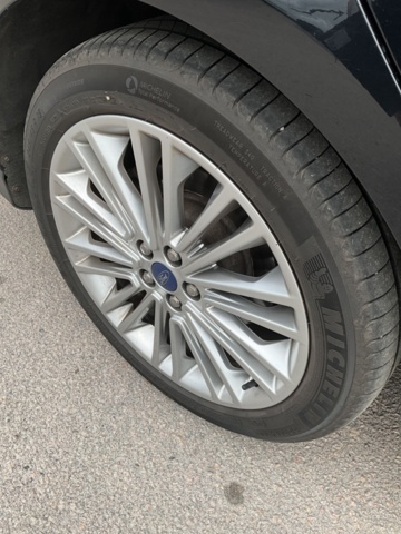 1121566-26 Ford Galaxy -2016