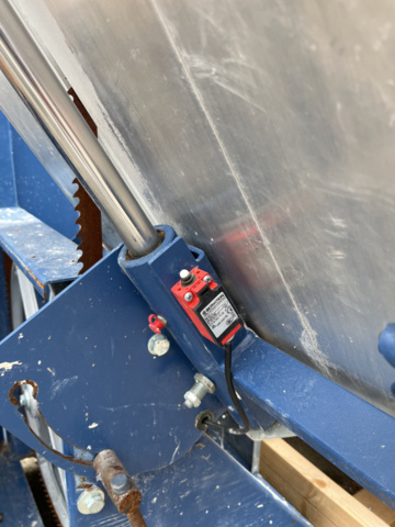 1208889-6 Band saw Lissmac MBS-650