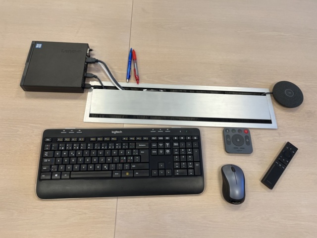 1132156-8 Smart-TV 85" 4K & konferensutrustning