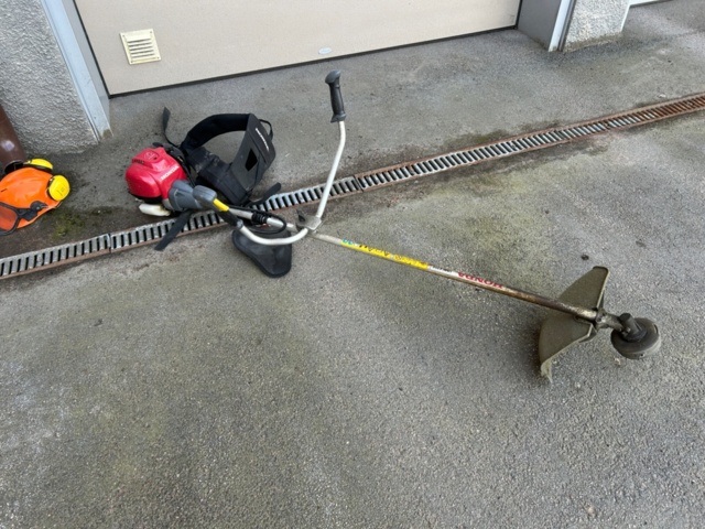 1144571-6 Clearing saw Honda UMK435E & Chainsaw Stihl MS 230C