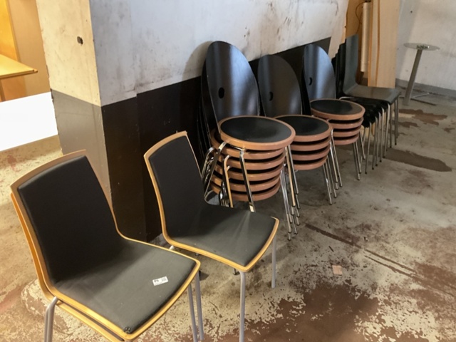 35 pcs. various stackable chairs - PS Auction - We value the future ...