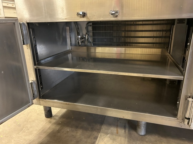 1170999-8 Displaykyl med underskåp