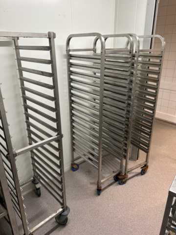 1192677-2 Samling med kantinvagnar