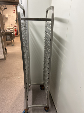 1192677-3 Samling med kantinvagnar