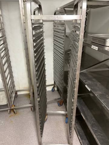 1192677-4 Samling med kantinvagnar