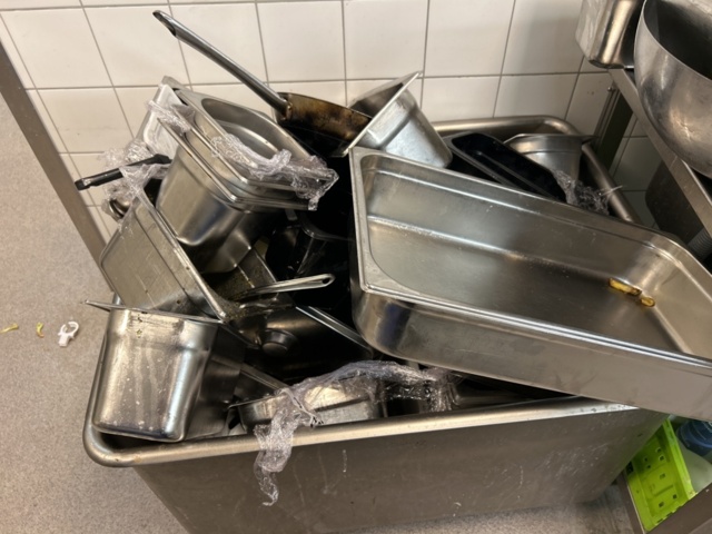 1192690-13 Collection of commercial kitchen equipment