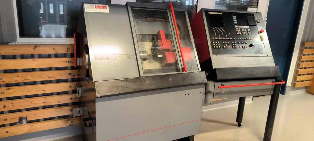 1211312-1 Lathe Emcoturn 220