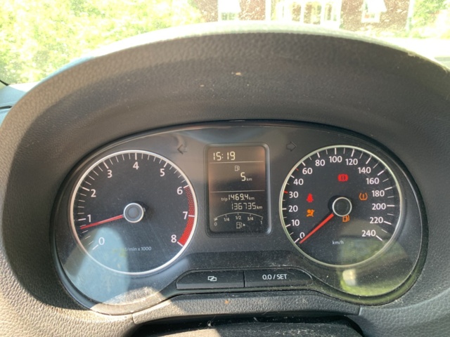 1068337-26 Volkswagen Polo 1.4 -2011