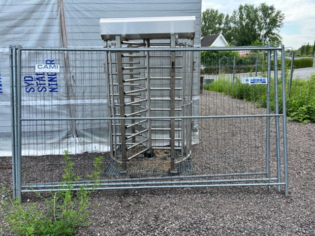 1067428-2 Lot with construction fence - Heras