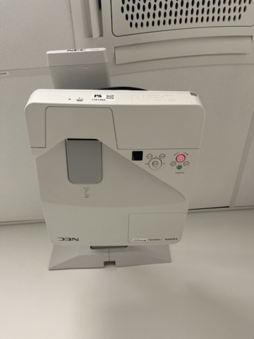 1191463-3 Projector with wall mount NEC UM301WG