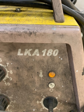 1068385-3 MIG-svets ESAB LKA 180 med svetshjälm & gasflaska