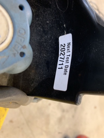 1068385-9 MIG-svets ESAB LKA 180 med svetshjälm & gasflaska