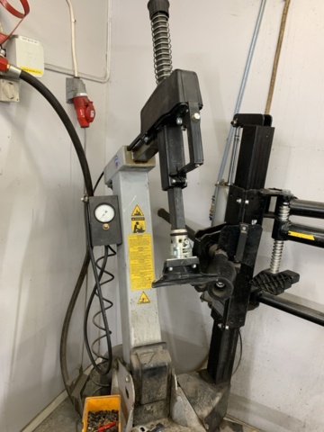 1068408-5 Automatic tire changer Giuliano SL22 PRO -2019