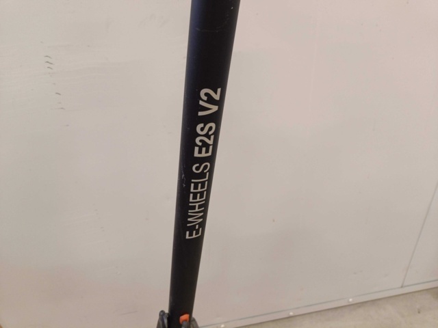 1129976-3 Electric kick bike E-Wheels ES2 V2